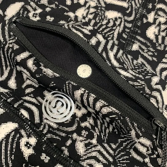 Lululemon Seawheeze 2017 Speed Tight V Leggings Black White Floral Print Size 6 - Picture 7 of 11